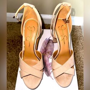 Jessica Simpson Platform Sandal. Powder beige, faux suede, 8.5 size, 4” heel